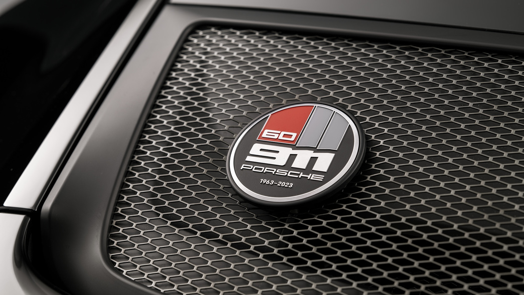 In honor of the 60th anniversary of the Porsche "911", a special anniversary model is released - the "Porsche 911 S/T" 8 S23 1158 fine