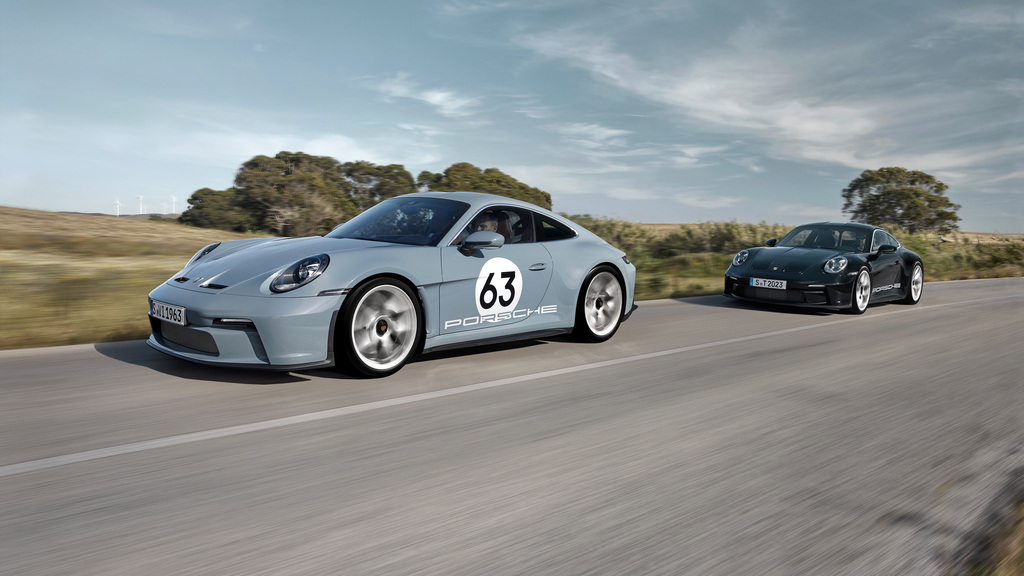 In honor of the 60th anniversary of the Porsche "911", a special anniversary model is released - the "Porsche 911 S/T" 6 Titel