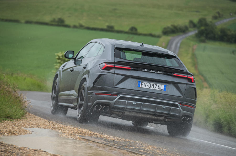 https://www.whatcar.lv/cars/Lamborghini/Urus/46285c859281adc2aa7819b1196edb4c.jpg