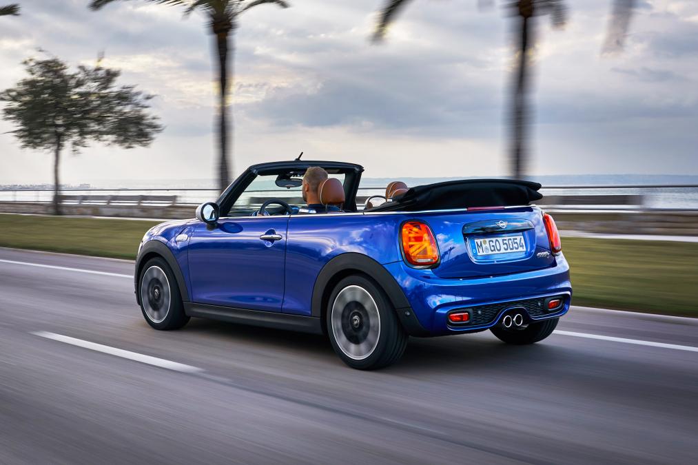 https://www.whatcar.lv/cars/Mini/Cabrio/b2d4782b7184c0dc9f486bfee6ddbc96.jpg