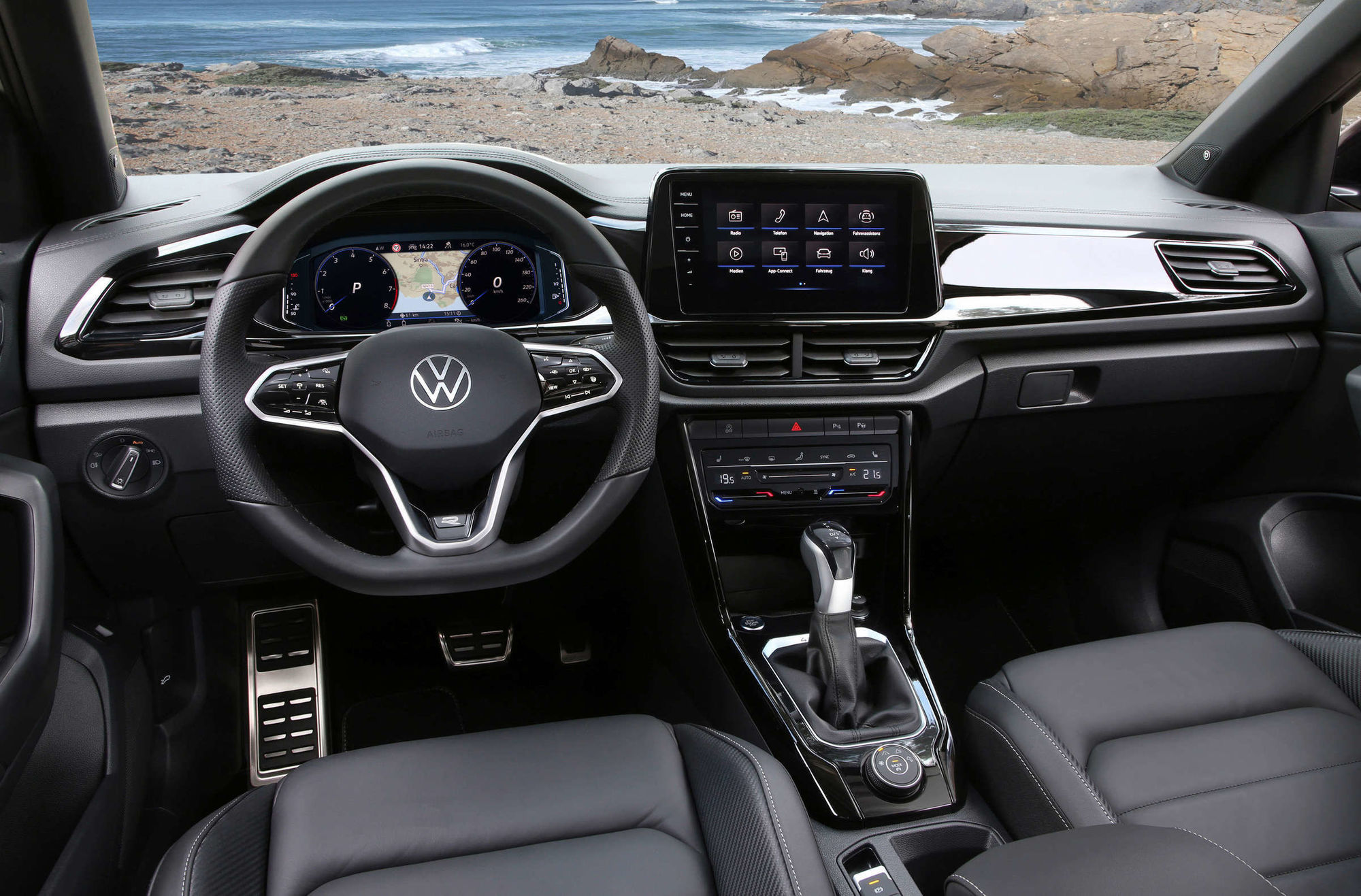https://www.whatcar.lv/cars/Volkswagen/T-Roc/c09d3a29ec46ab824e17eaa02df07b2d.jpg