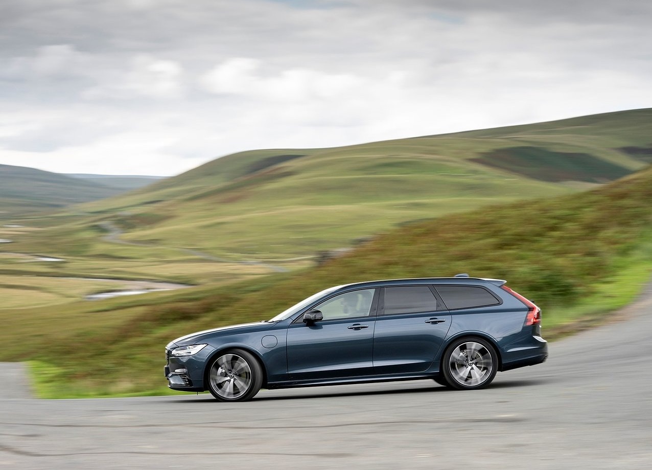 https://www.whatcar.lv/cars/Volvo/V90/81c2b8766221d27bebbea95b5ae8228b.jpg