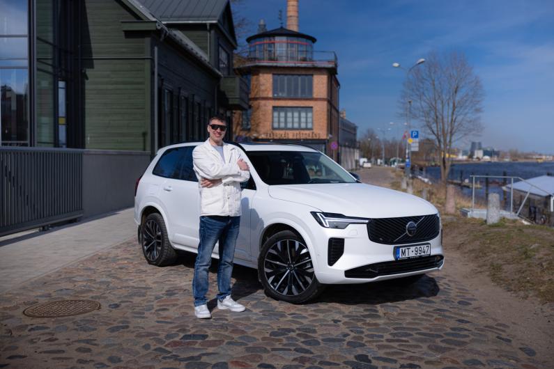 Patīkamais balanss - Volvo XC90 T8