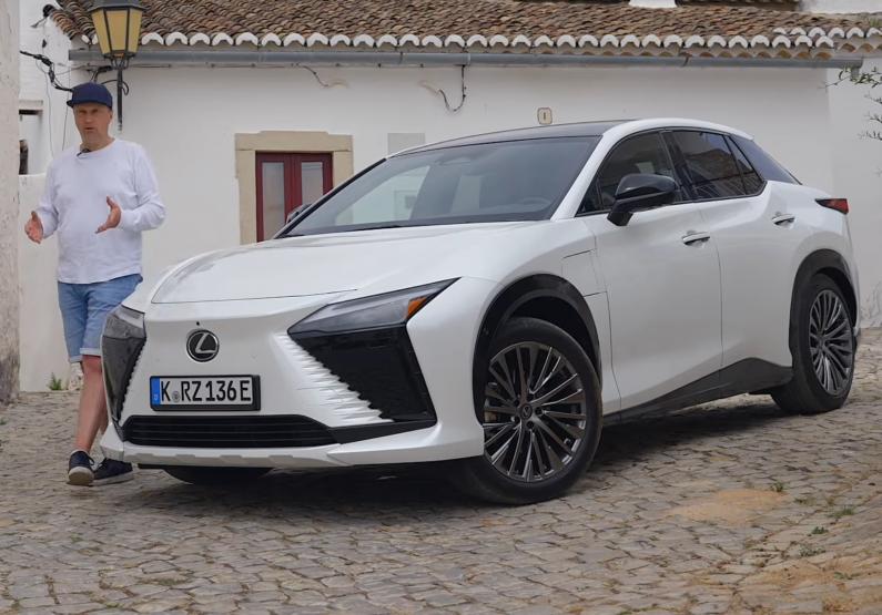 Lexus RZ iegūst lielāku bateriju, ātrāku uzlādi un drive-by-wire stūresratu