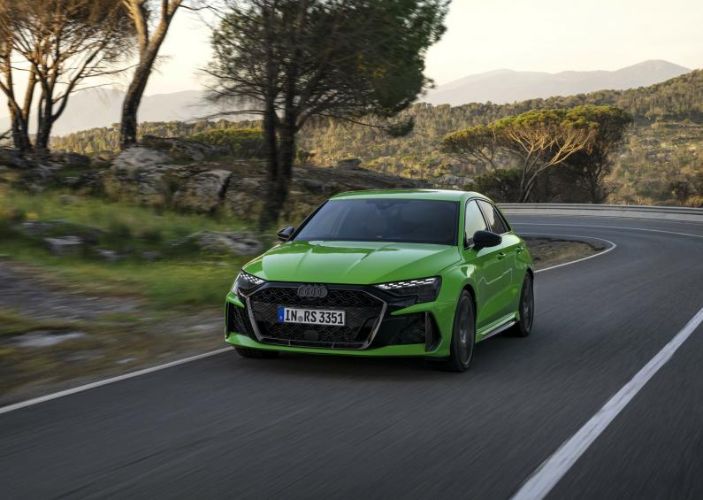 Audi RS 3 pirmais brauciens