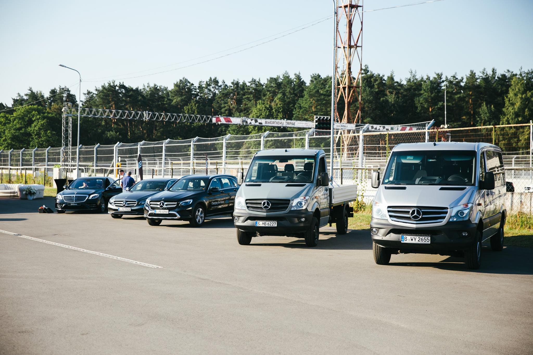 Auto ziņas - Mercedes-Benz StarExperience Roadshow piestāj ...
