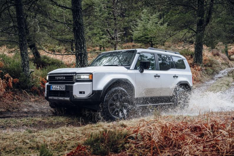 https://www.whatcar.lv/news/large/ca900f64e0e13daa7c03443accb64266.jpg
