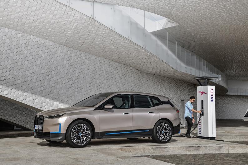 https://www.whatcar.lv/news/large/d26d53383cac128a6d9c15bcdebebc90.jpg